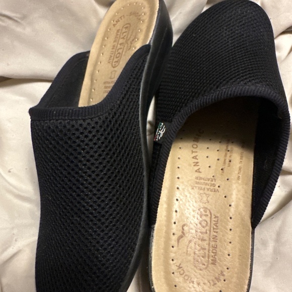 Fly Flot Slides - Picture 6 of 6